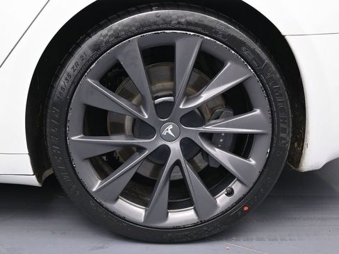 Used 2020 Tesla Model S Long Range Plus image 11