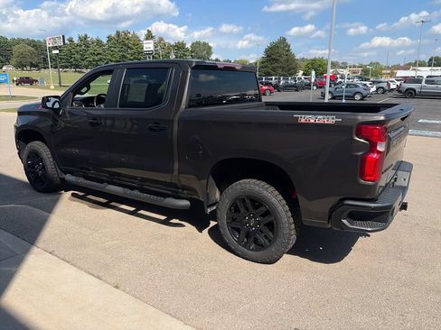 Used 2021 Chevrolet Silverado 1500 LT Trail Boss w/ Bed Protection Package AWD/4WD image 6