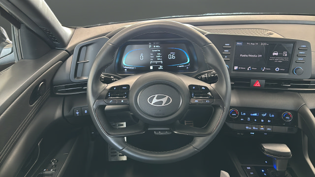 Certified 2025 Hyundai Elantra Sport FWD image 16