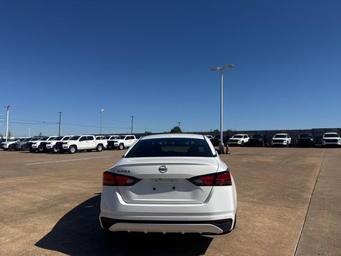 Certified 2025 Nissan Altima 2.5 S image 17