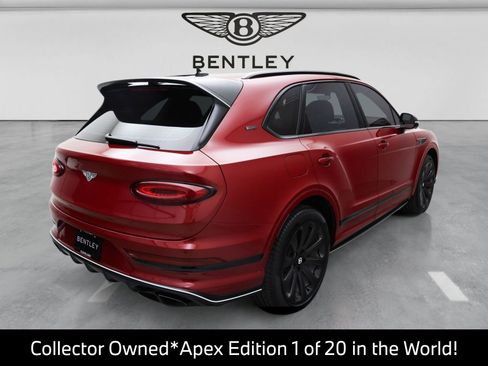 Used 2025 Bentley Bentayga AWD/4WD image 10