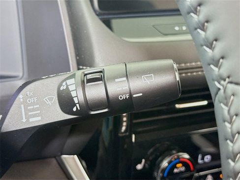 Certified 2025 Nissan Rogue SL image 16