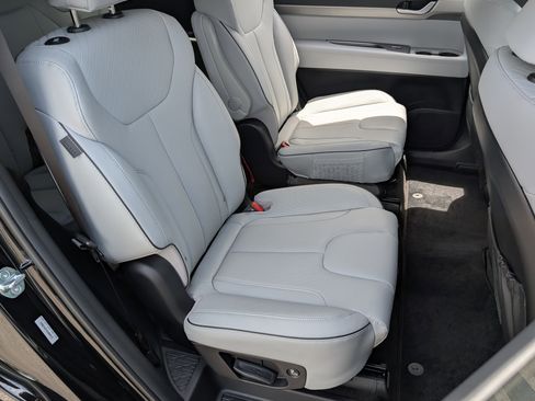 Used 2025 Hyundai Palisade SEL FWD image 17
