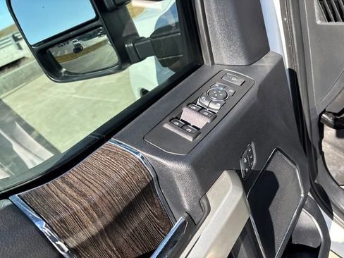 Used 2021 Ford F350 Lariat image 11