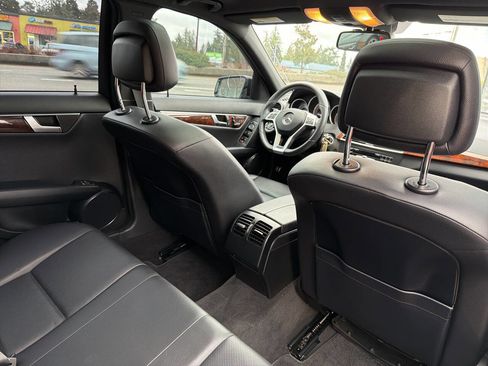 Used 2013 Mercedes-Benz C 250 Sedan image 19