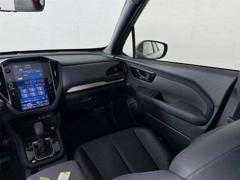 Used 2025 Subaru Forester Limited image 24