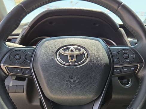 Used 2022 Toyota Camry XSE image 12