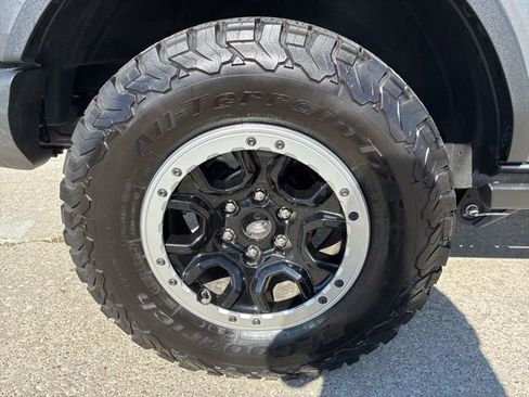 Used 2024 Ford Bronco Badlands image 13