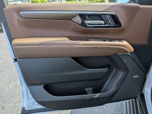 New 2026 Chevrolet Tahoe High Country AWD/4WD image 11