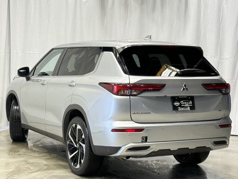 Used 2024 Mitsubishi Outlander SE image 5