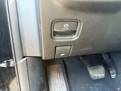 Used 2023 Jeep Grand Cherokee Limited image 50