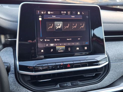 New 2026 Jeep Compass Latitude image 15