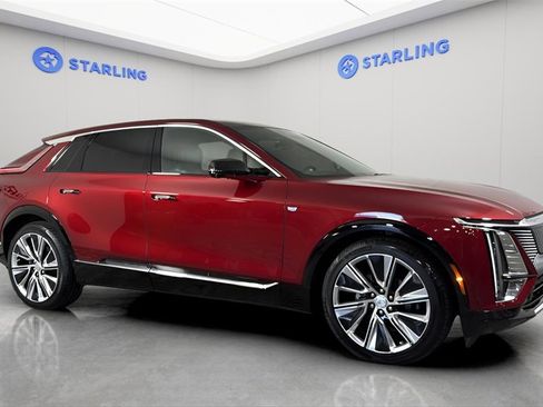 Used 2024 Cadillac Lyriq Luxury w/ LPO, Floor Liner Package image 12