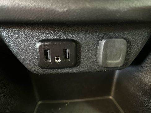 Used 2020 Chevrolet Traverse LT FWD image 36