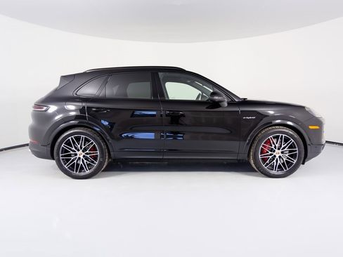 New 2026 Porsche Cayenne S image 9
