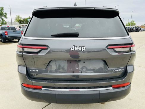 Used 2025 Jeep Grand Cherokee L Limited AWD/4WD image 43