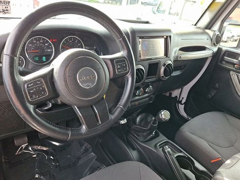 Used 2016 Jeep Wrangler Sport AWD/4WD image 13