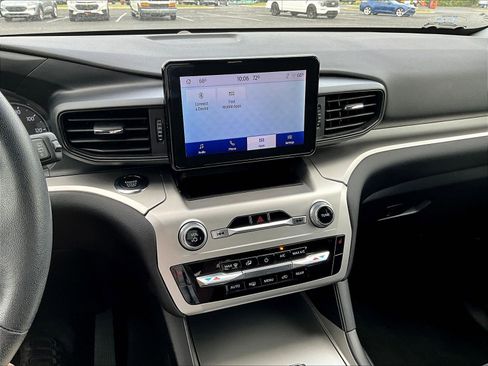 Used 2022 Ford Explorer XLT AWD/4WD image 15