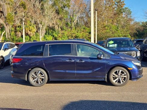 Used 2022 Honda Odyssey Touring image 2