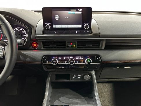 Certified 2025 Honda Pilot Sport image 14