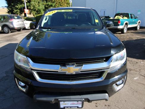 Used 2017 Chevrolet Colorado LT w/ LT Convenience Package RWD image 2