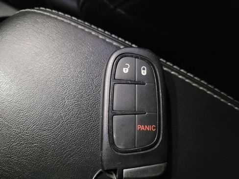 Used 2019 Jeep Cherokee Latitude Plus image 32