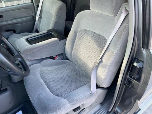 Used 2000 Chevrolet Silverado 2500 LS image 23