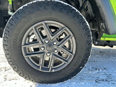 Used 2025 Jeep Wrangler Sport S image 30