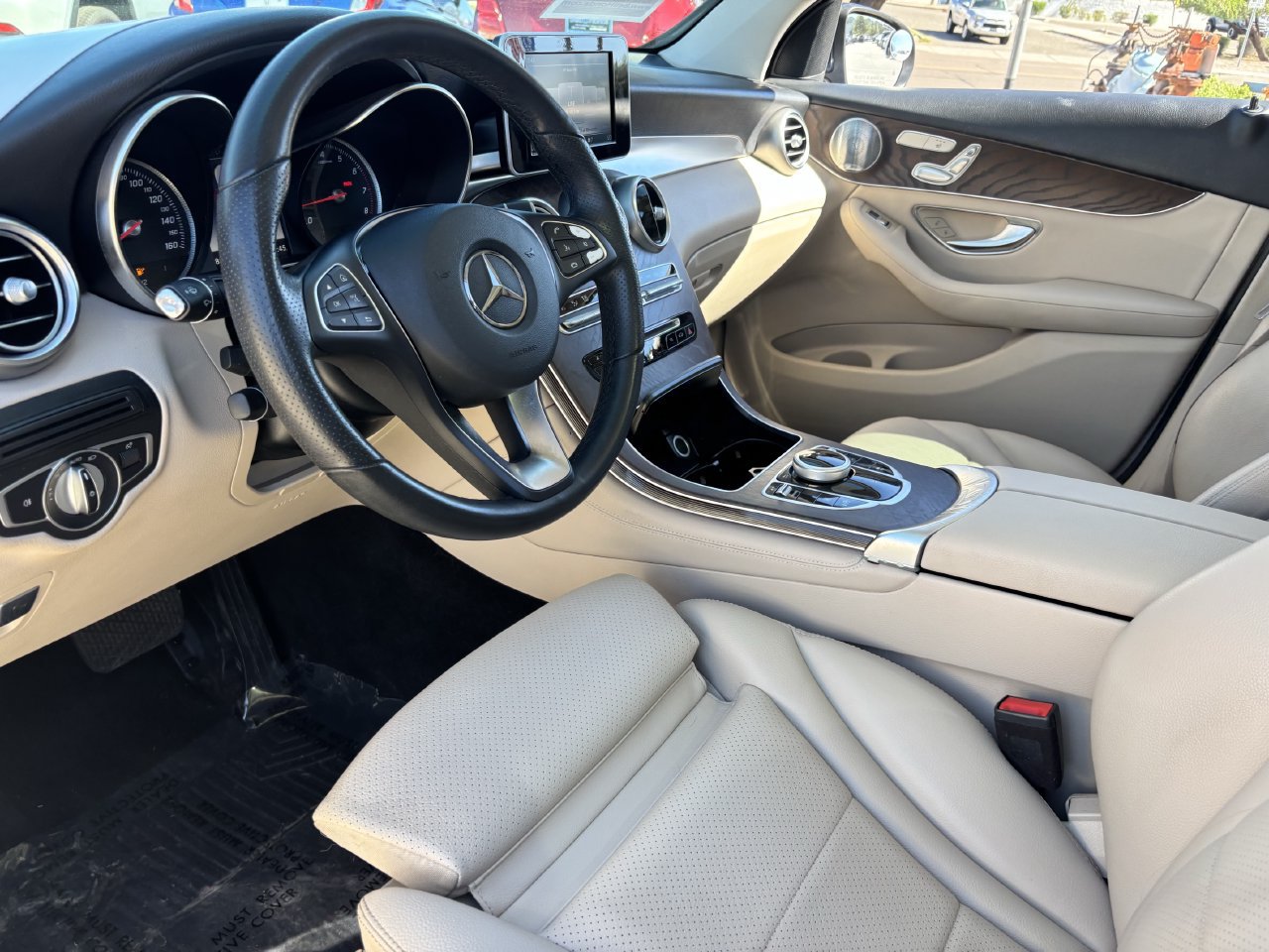Used 2019 Mercedes-Benz GLC 300 4MATIC image 17