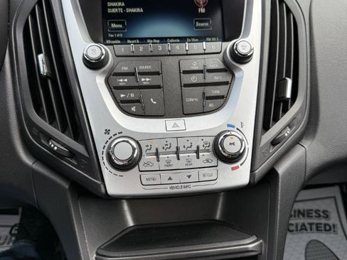 Used 2017 Chevrolet Equinox LT FWD image 16