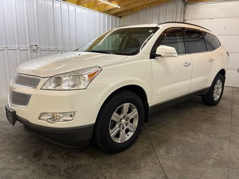 Used 2012 Chevrolet Traverse LT FWD image 3