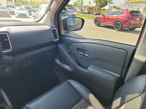 Certified 2024 Nissan Frontier SL w/ Technology Package RWD image 19