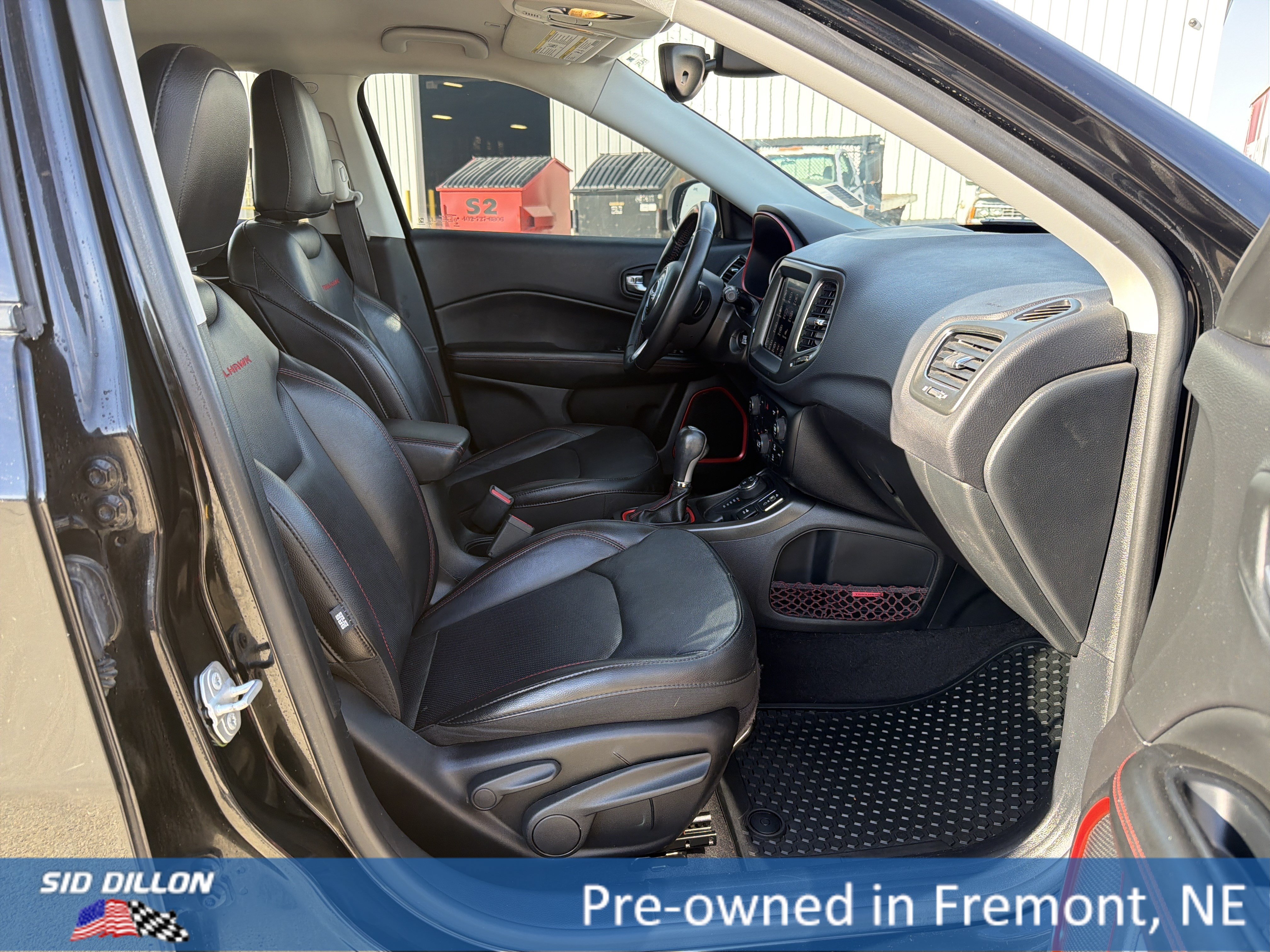 Used 2018 Jeep Compass Trailhawk w/ Leather Interior Group AWD/4WD image 12