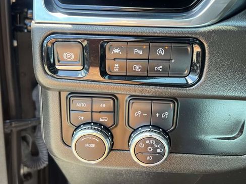 Certified 2025 GMC Yukon XL Denali AWD/4WD image 22