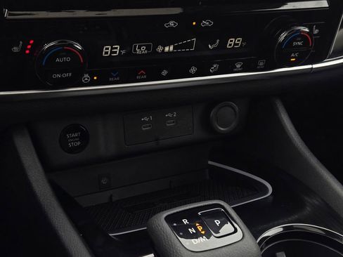 Used 2024 Nissan Rogue SL w/ SL Premium Package image 36