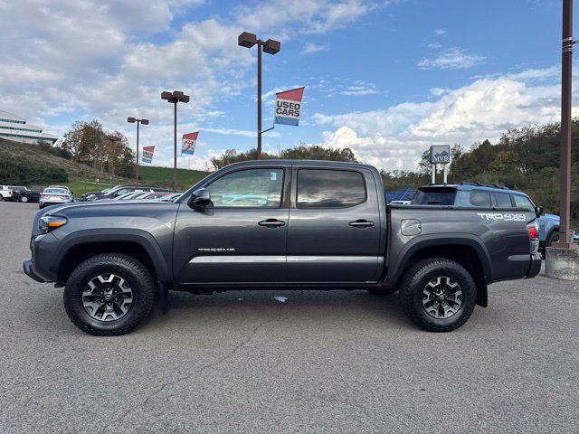 Used 2021 Toyota Tacoma TRD Off-Road w/ TRD Premium Off Road Package AWD/4WD image 3