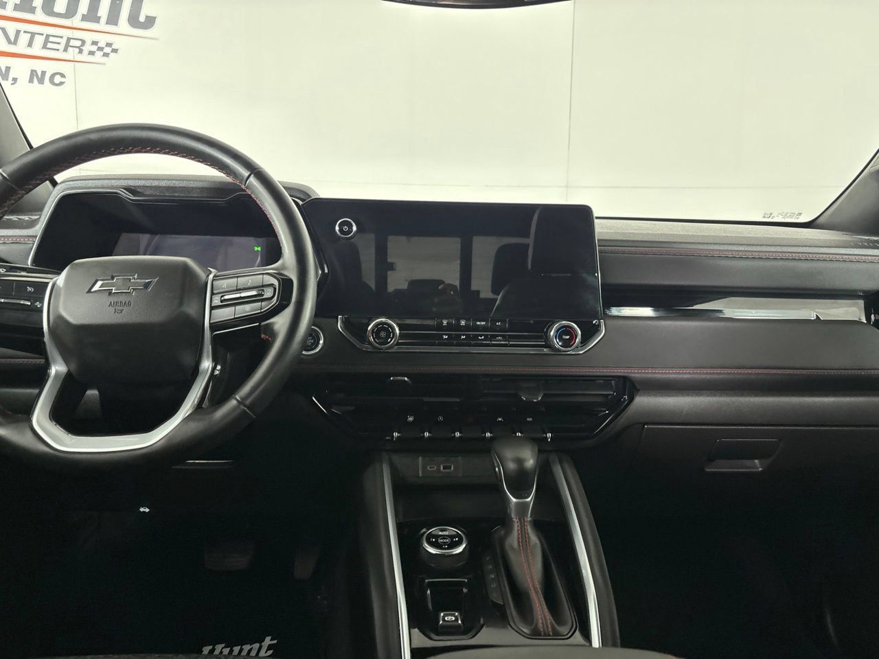 Used 2023 Chevrolet Colorado Z71 AWD/4WD image 23