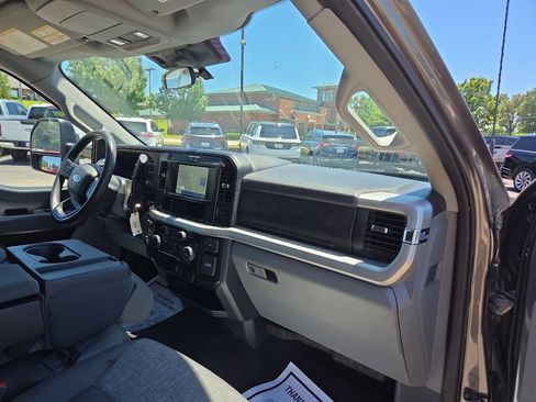 Used 2025 Ford F250 XLT w/ FX4 Off-Road Package AWD/4WD image 12