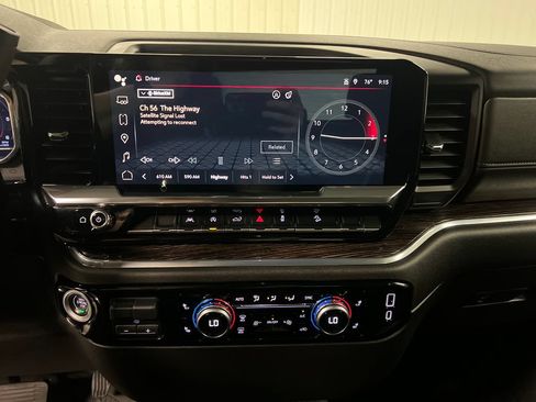 Certified 2024 GMC Sierra 1500 Elevation w/ LPO, Elevation Black Package AWD/4WD image 17