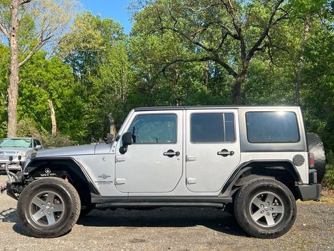 Used 2015 Jeep Wrangler Unlimited Sport image 2