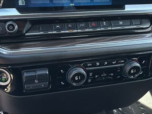 Used 2025 Chevrolet Silverado 1500 LT image 21