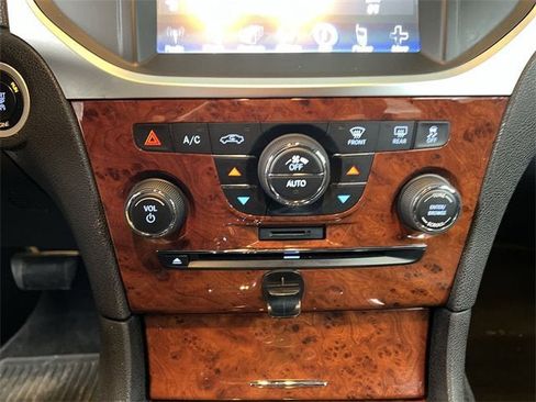 Used 2014 Chrysler 300 AWD w/ Driver Convenience Group image 18
