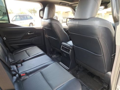 Used 2024 Lexus GX 550 w/ Cold Area Package AWD/4WD image 11
