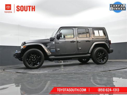 Used 2022 Jeep Wrangler Unlimited Sahara image 38