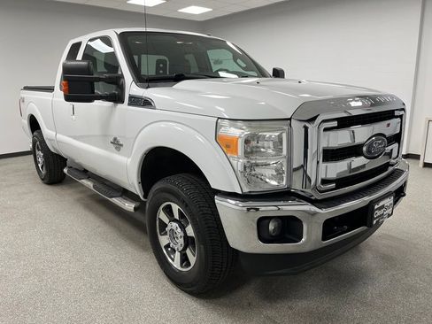Used 2014 Ford F250 Lariat w/ Lariat Interior Package AWD/4WD image 2