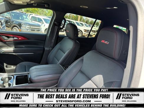 Used 2025 Chevrolet Traverse Z71 w/ Enhanced Driving Package AWD/4WD image 16