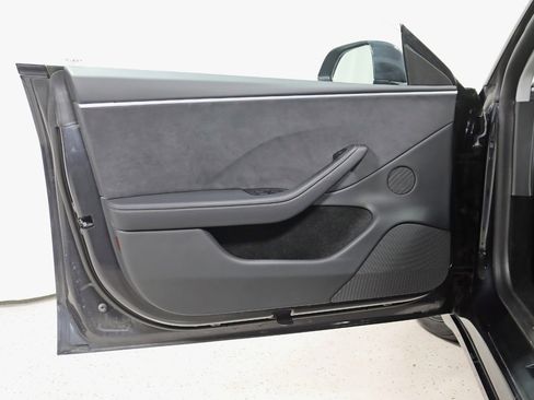 Used 2025 Tesla Model 3 Long Range image 34