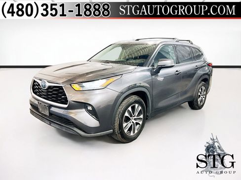 Used 2020 Toyota Highlander XLE image 1