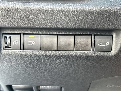 Used 2022 Toyota RAV4 XLE Premium FWD image 21