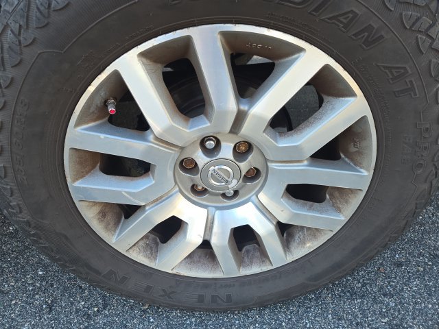 Used 2011 Nissan Frontier SL AWD/4WD image 10
